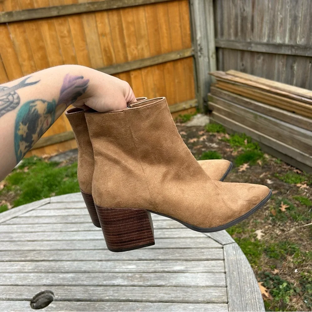 Linea Paolo Sadie Block Heel Bootie size‎ 9.5